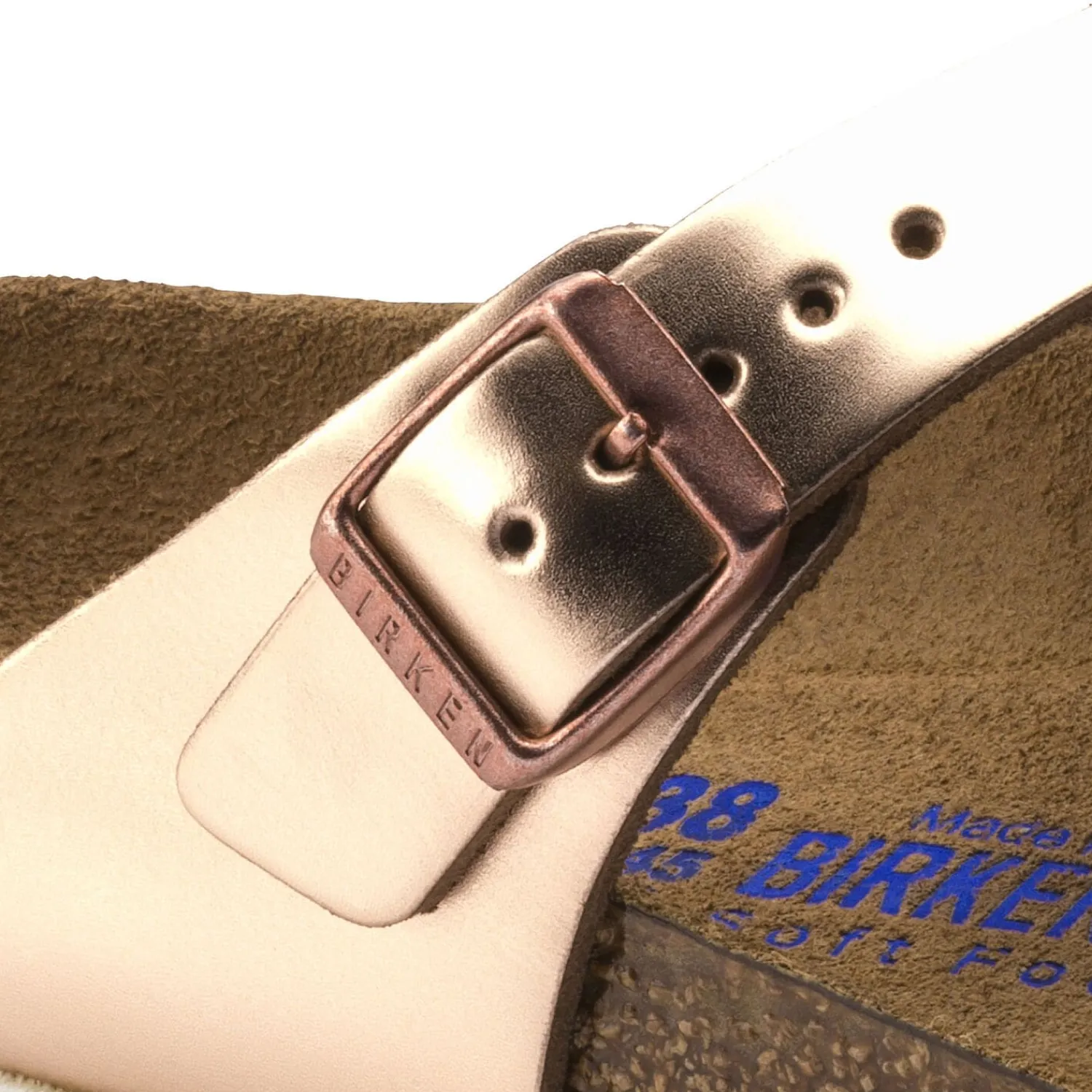 Shop Birkenstock Gizeh Lit De Pied Souple Metallic Copper